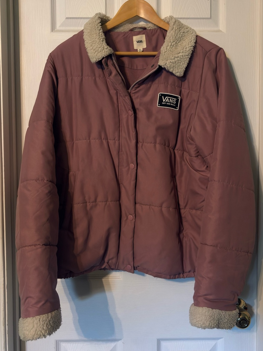 Vans women’s mauve sherpa collar puffer jacket